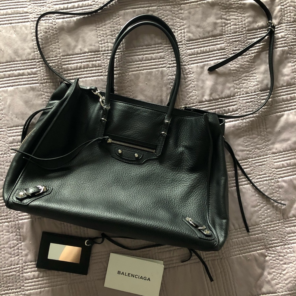 Balenciaga Papier B4 Black Zip Around